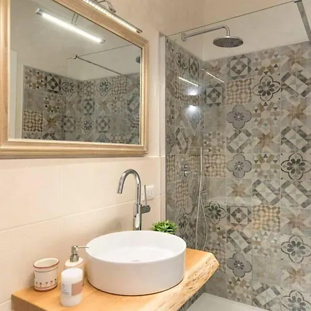 Near Historic Center And Lake Promenade *